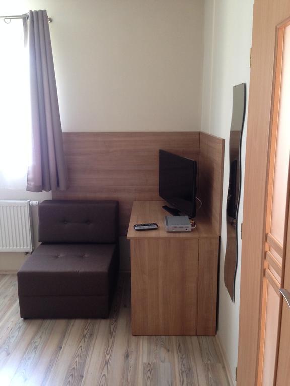 Guest House Fleurs Liptovský Mikuláš Екстериор снимка